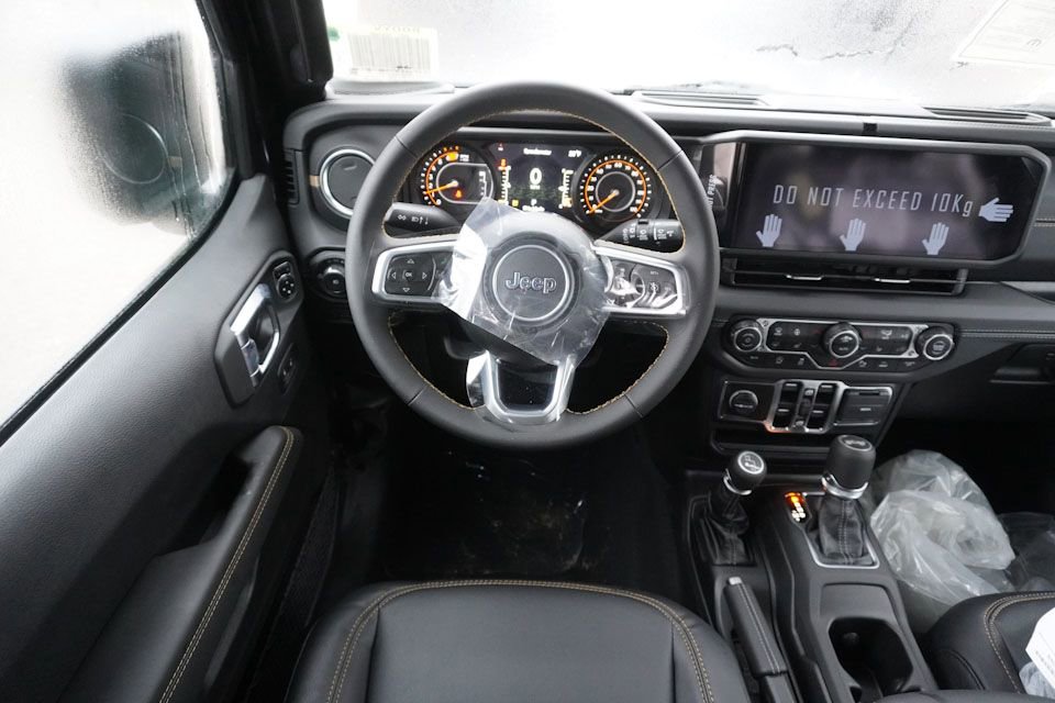 New 2025 Jeep Wrangler Unlimited Sahara w/ Safety Group AWD/4WD image 12