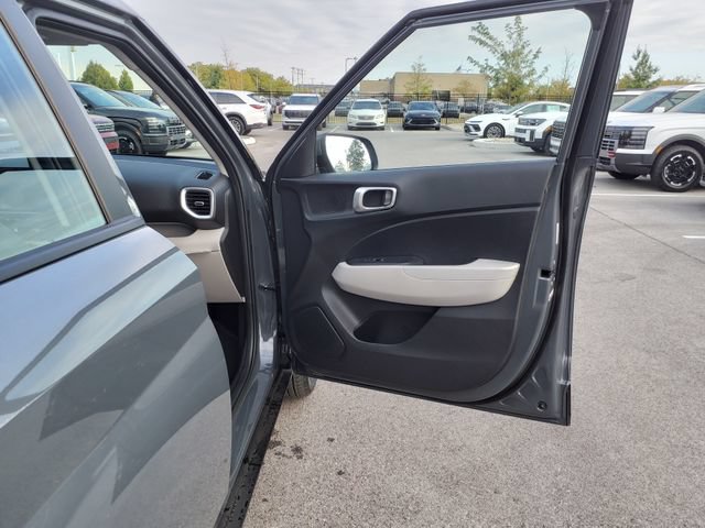 Certified 2026 Hyundai Venue SEL FWD image 31