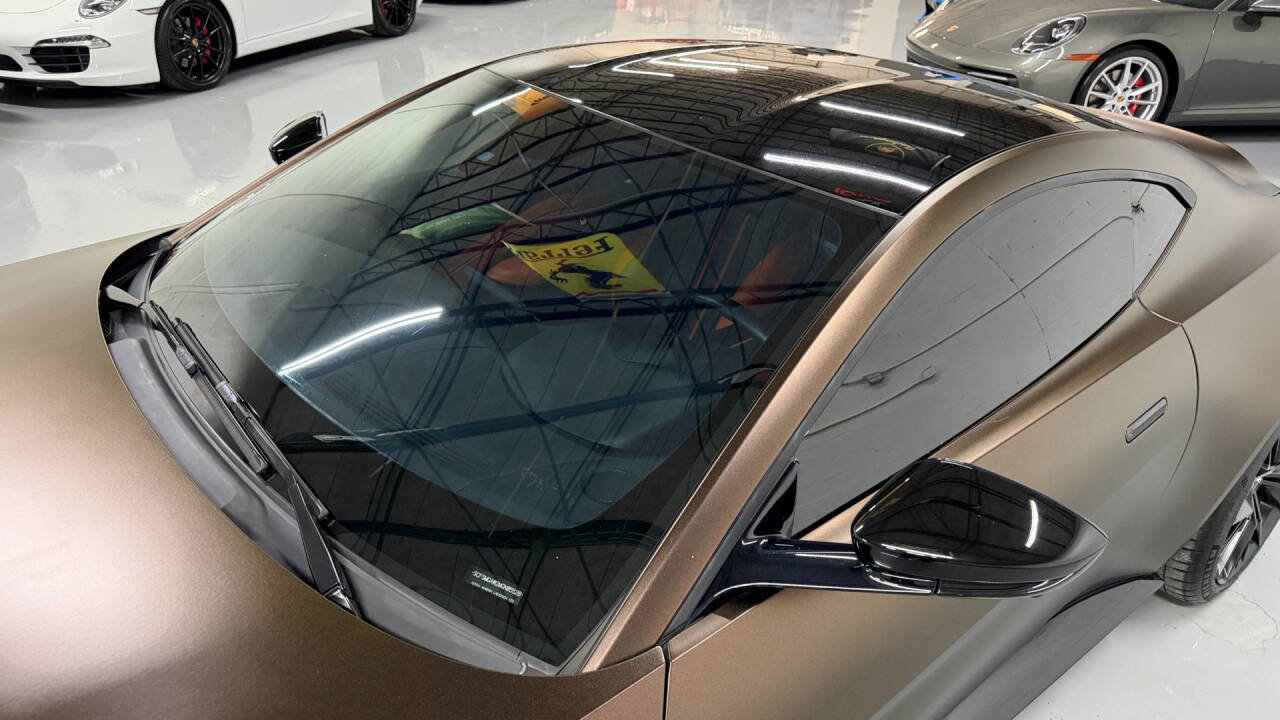 Used 2021 Aston Martin V8 Vantage Base 2dr Coupe image 23