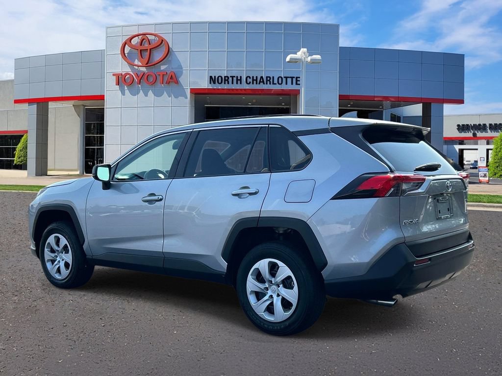 Used 2024 Toyota RAV4 LE FWD image 5