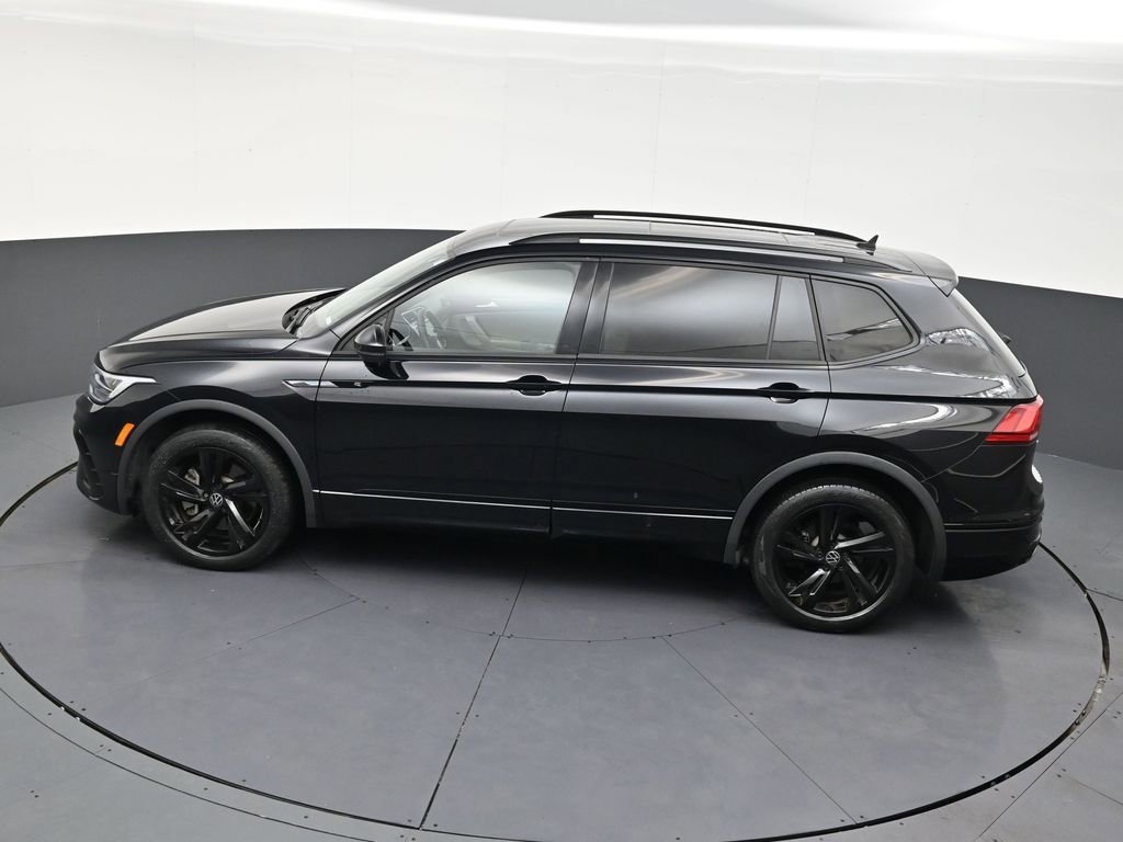 Used 2023 Volkswagen Tiguan SE R-Line image 13