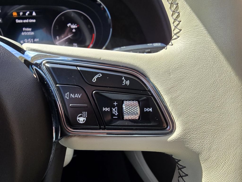 Used 2022 Bentley Bentayga AWD/4WD image 25