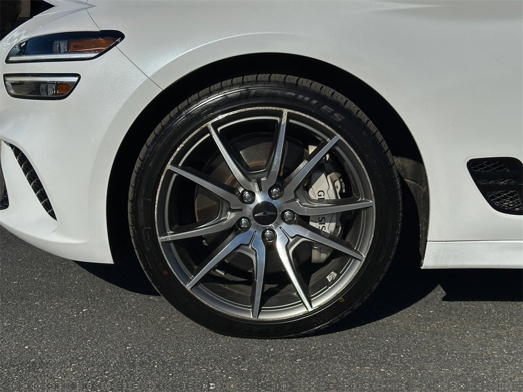 Used 2024 Genesis G70 2.5T image 14
