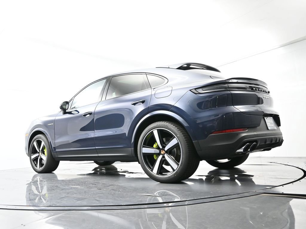 Certified 2025 Porsche Cayenne E-Hybrid Coupe image 47