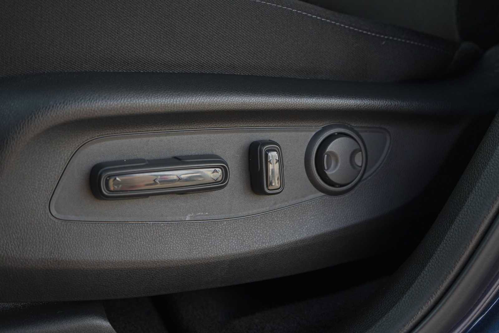 Used 2025 Honda CR-V EX image 12