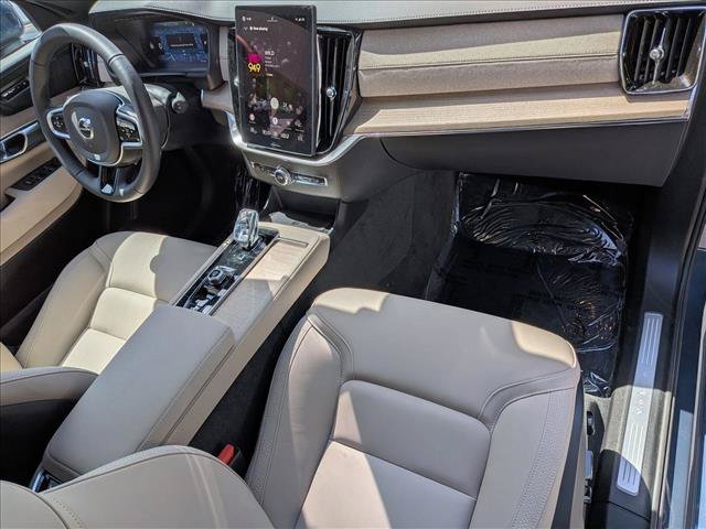 Certified 2026 Volvo XC90 B6 Plus w/ Protection Package Premier AWD/4WD image 24