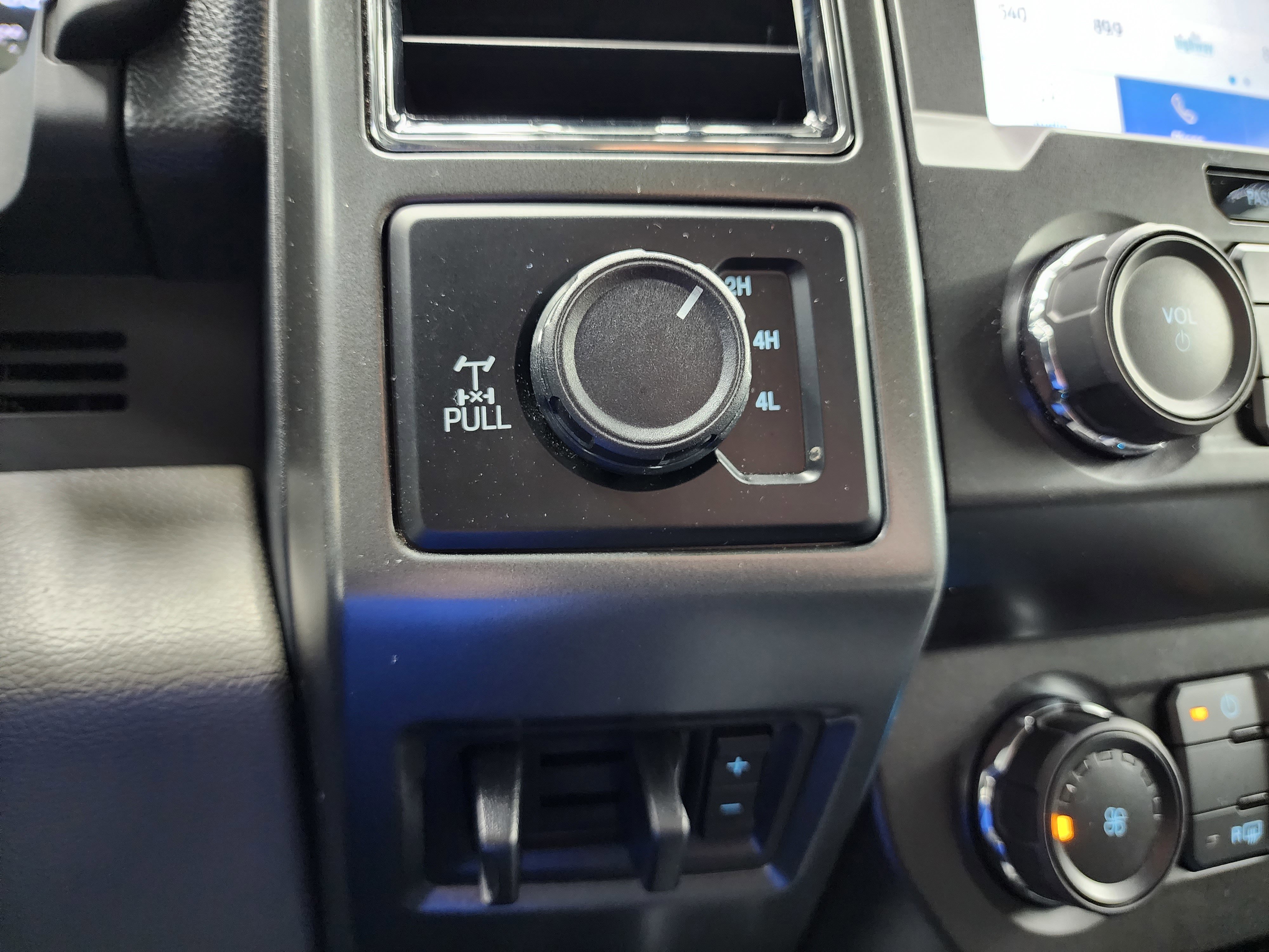 Used 2022 Ford F250 XLT w/ Black Appearance Package AWD/4WD image 43