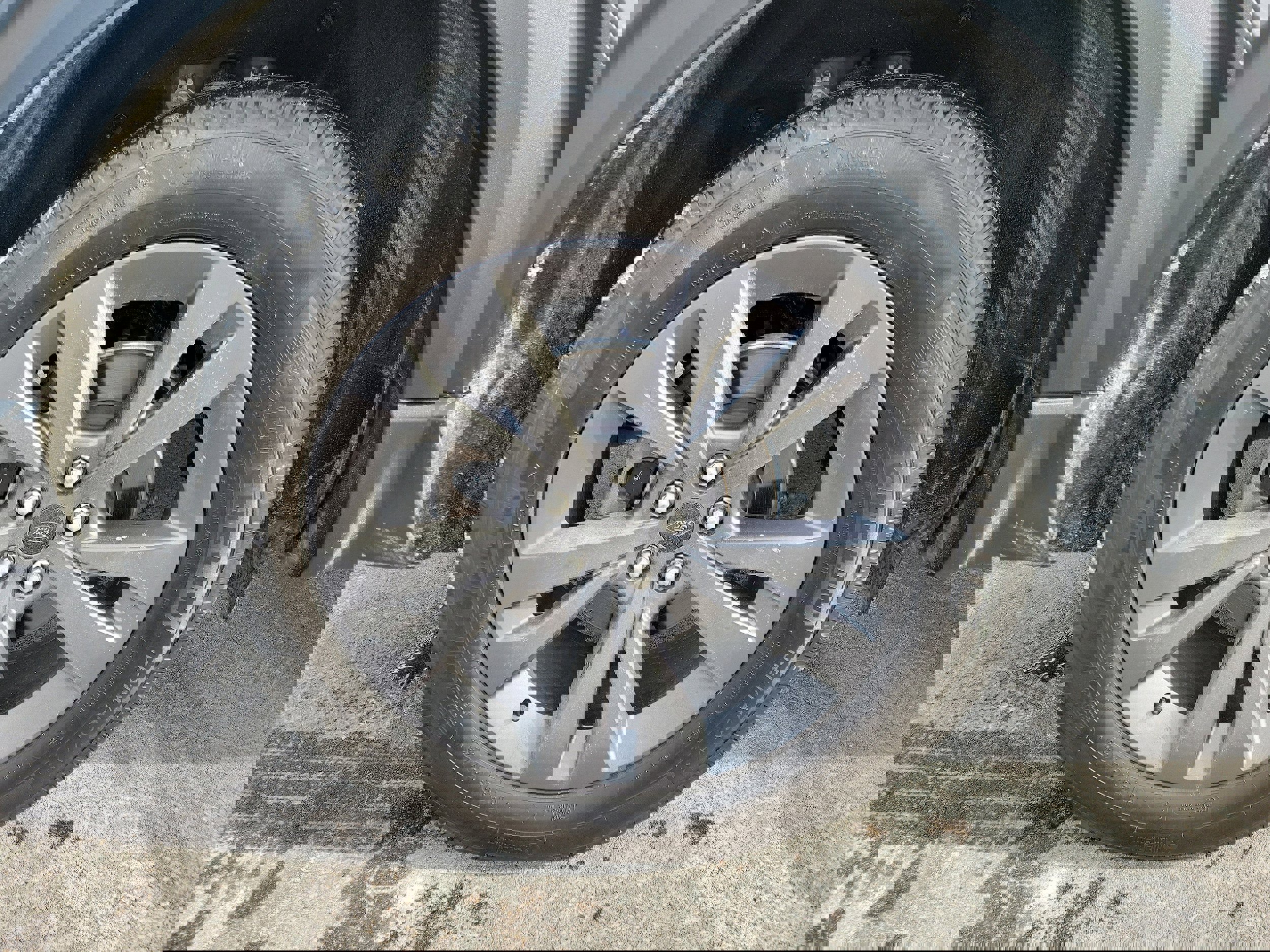 Used 2023 Ford Explorer XLT w/ Equipment Group 202A image 5