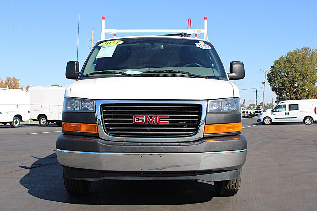 Used 2024 GMC Savana 2500 w/ Driver Convenience Package image 13