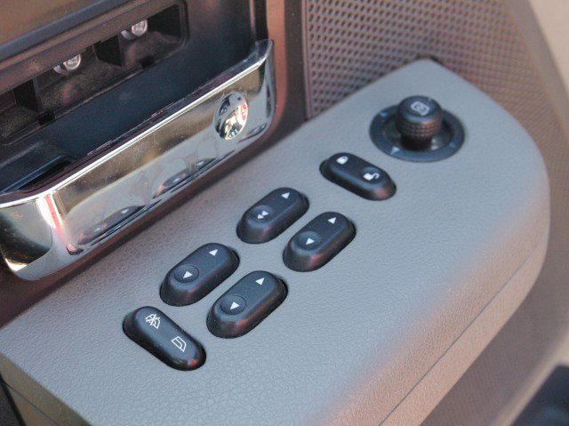 Used 2005 Ford F150 XLT AWD/4WD image 14