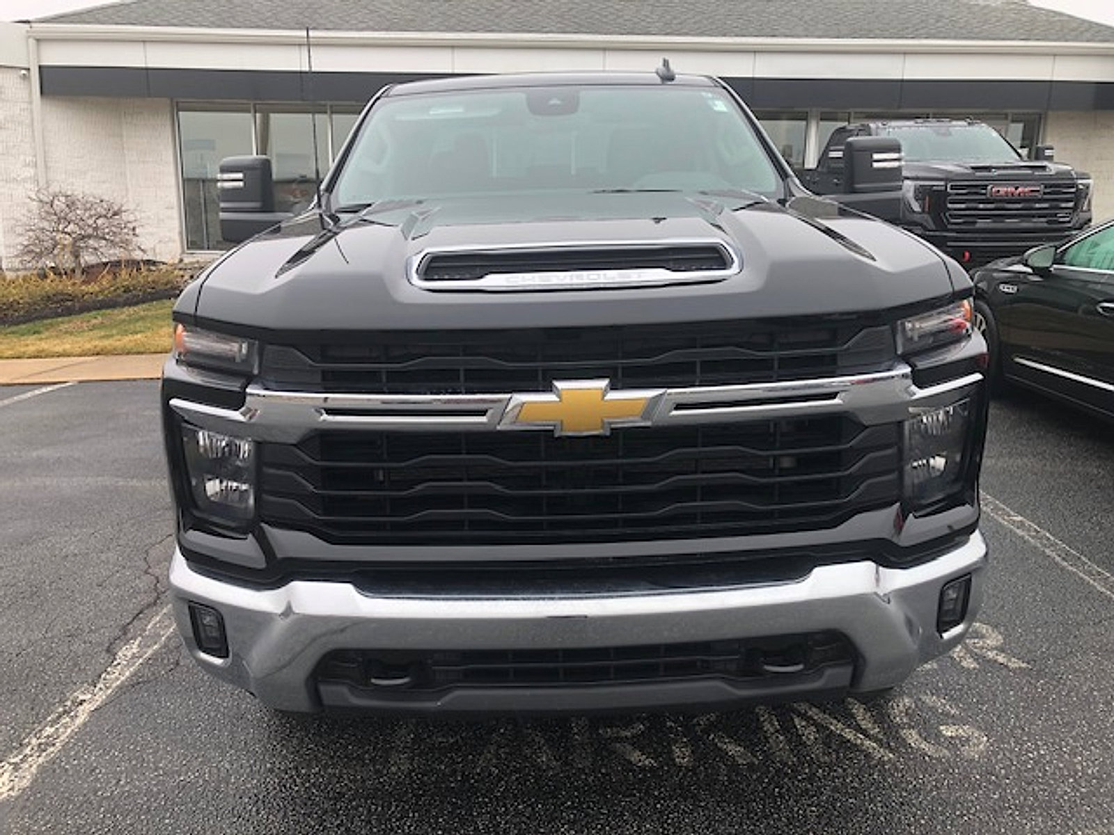 Used 2025 Chevrolet Silverado 2500 LT w/ Convenience Package image 3