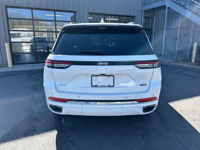 Certified 2023 Jeep Grand Cherokee Overland w/ Luxury Tech Group IV AWD/4WD image 5