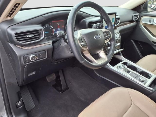 Used 2022 Ford Explorer Limited w/ Equipment Group 301A image 19