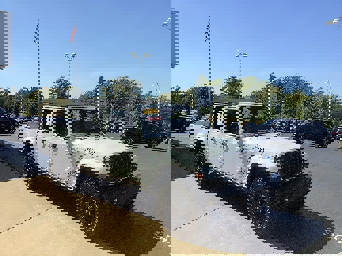 Certified 2024 Jeep Gladiator Sport image 3