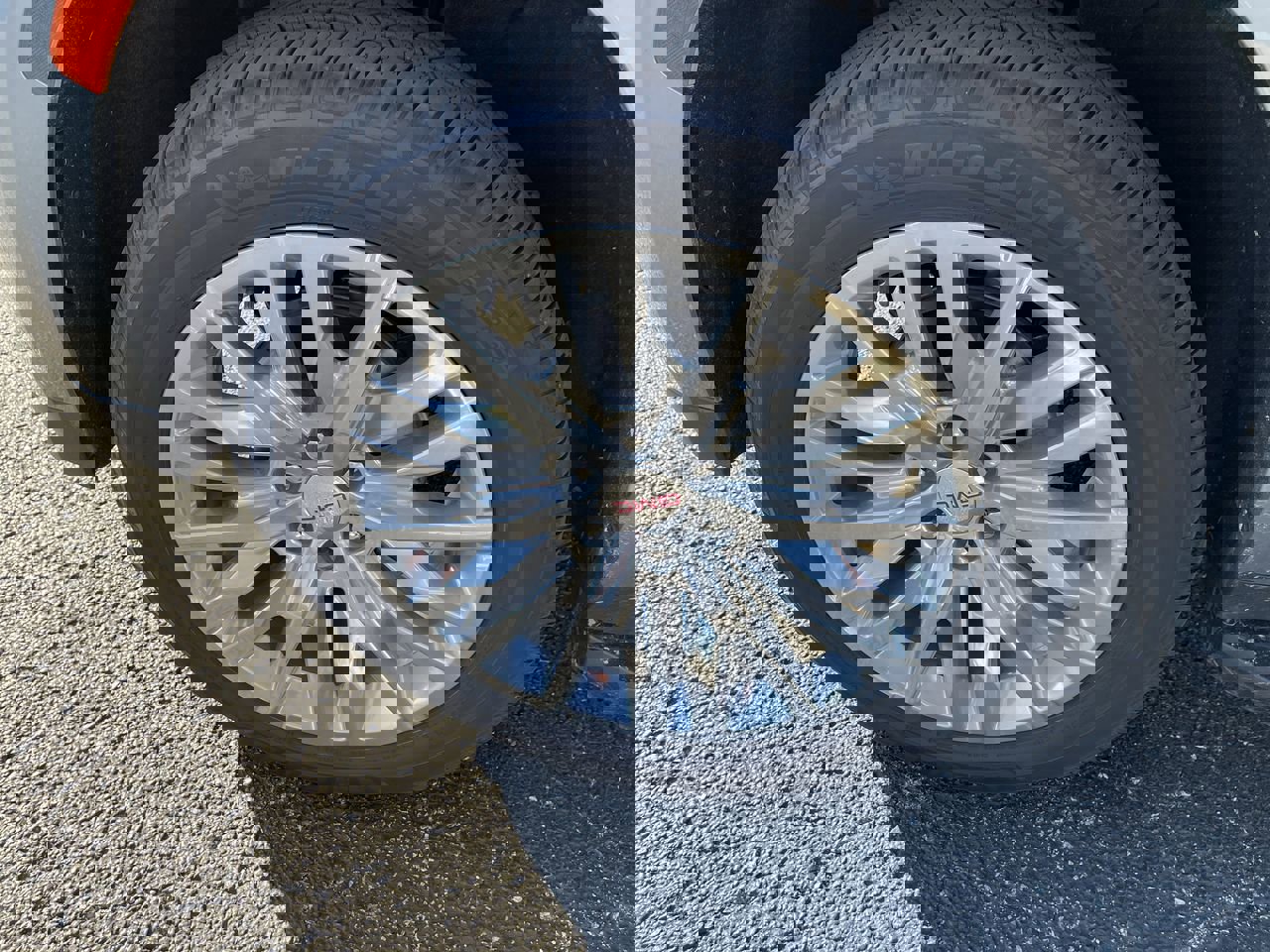 Certified 2023 GMC Yukon XL Denali image 34