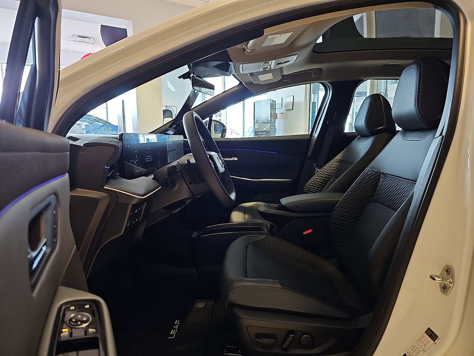 New 2026 Nissan Leaf Platinum+ w/ Cargo Package (Platinum+) image 9