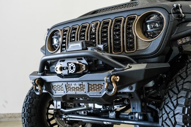 Used 2025 Jeep Gladiator Rubicon w/ Safety Group AWD/4WD image 18