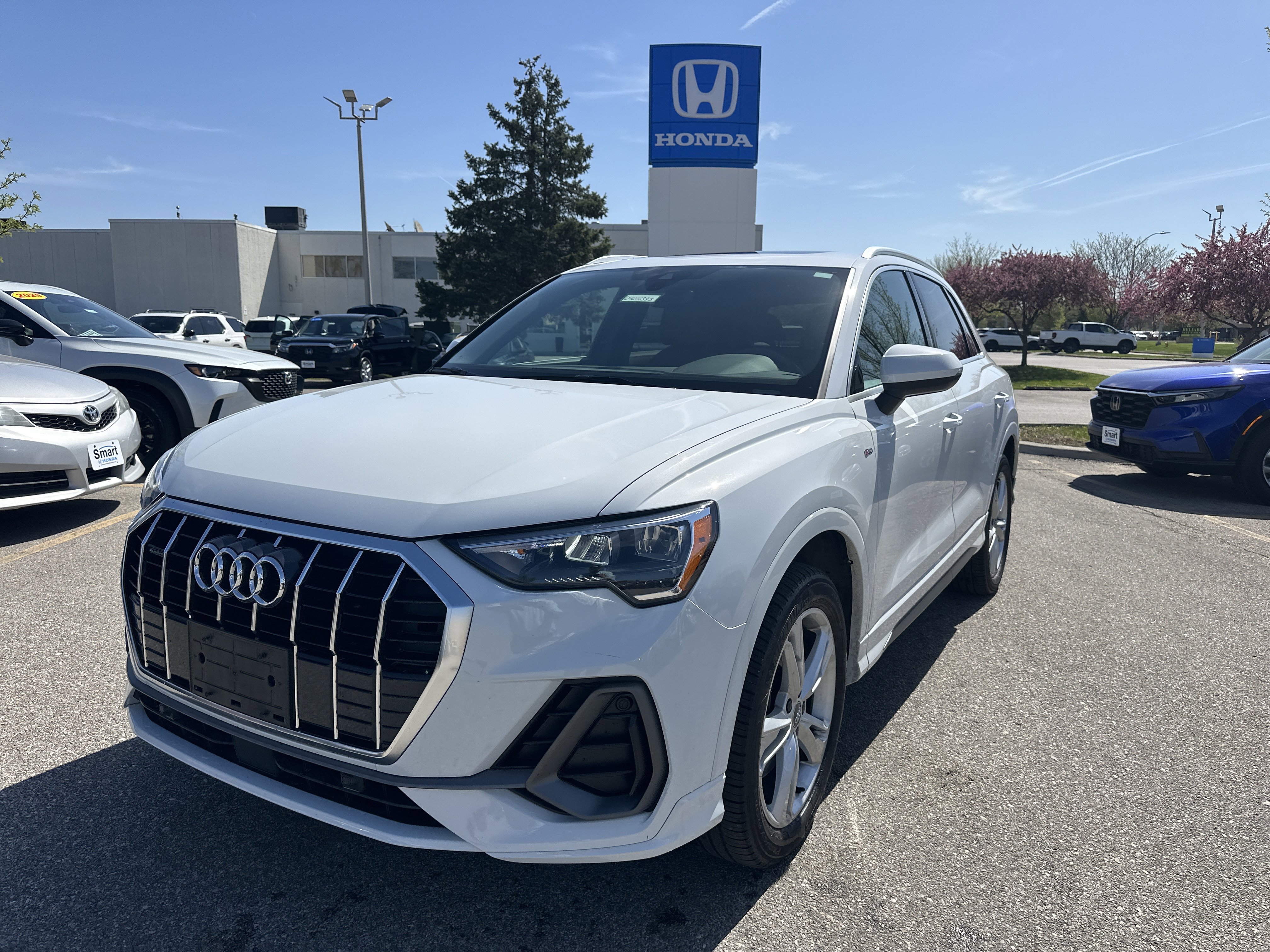 Used 2020 Audi Q3 2.0T Premium AWD/4WD image 1