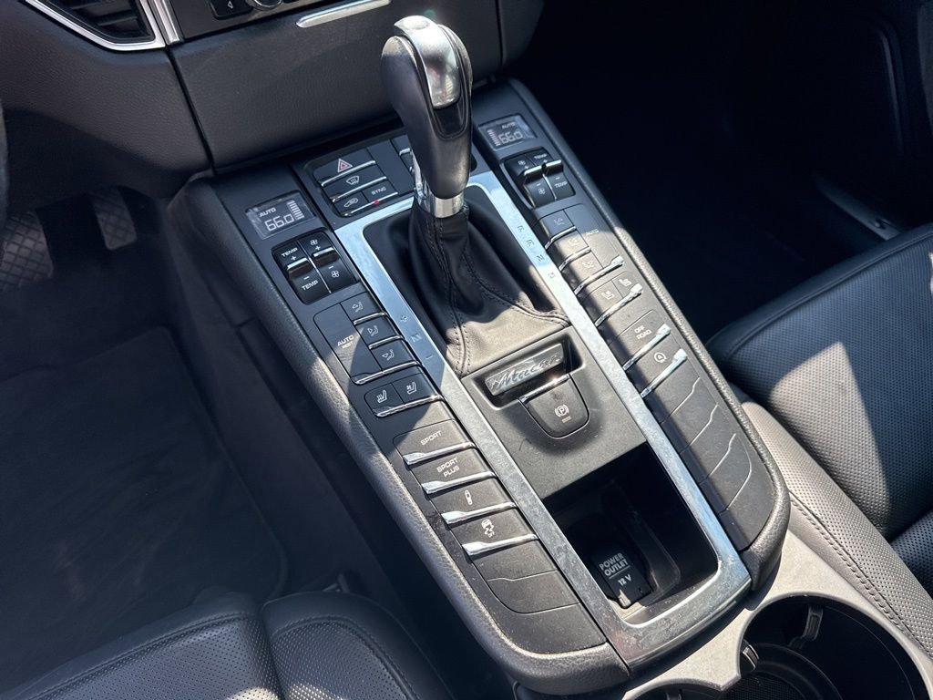 Used 2015 Porsche Macan S image 26
