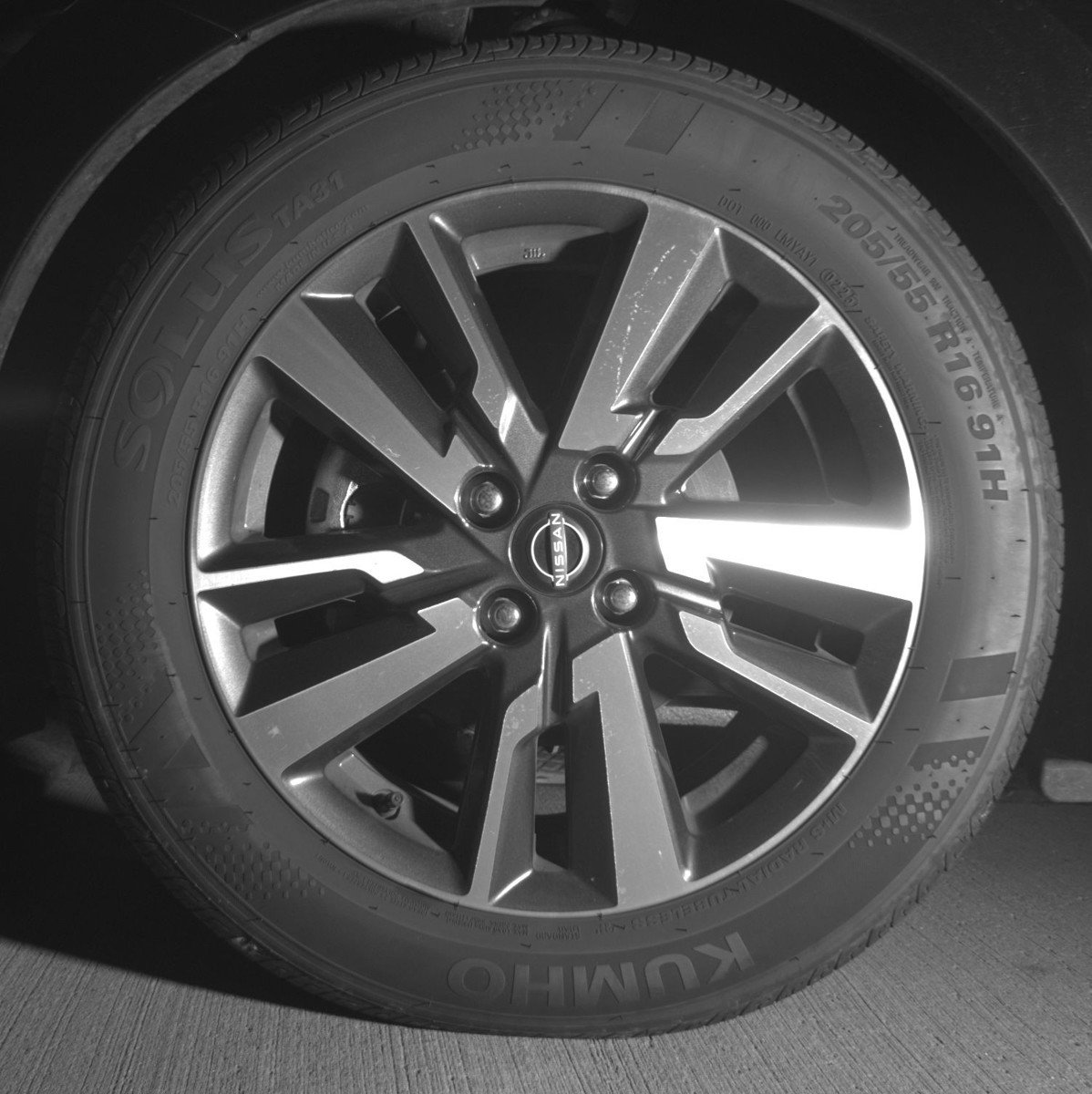 Used 2025 Nissan Versa SV image 12