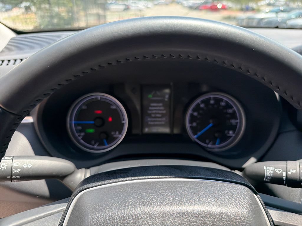 Used 2021 Toyota Venza LE AWD/4WD image 24