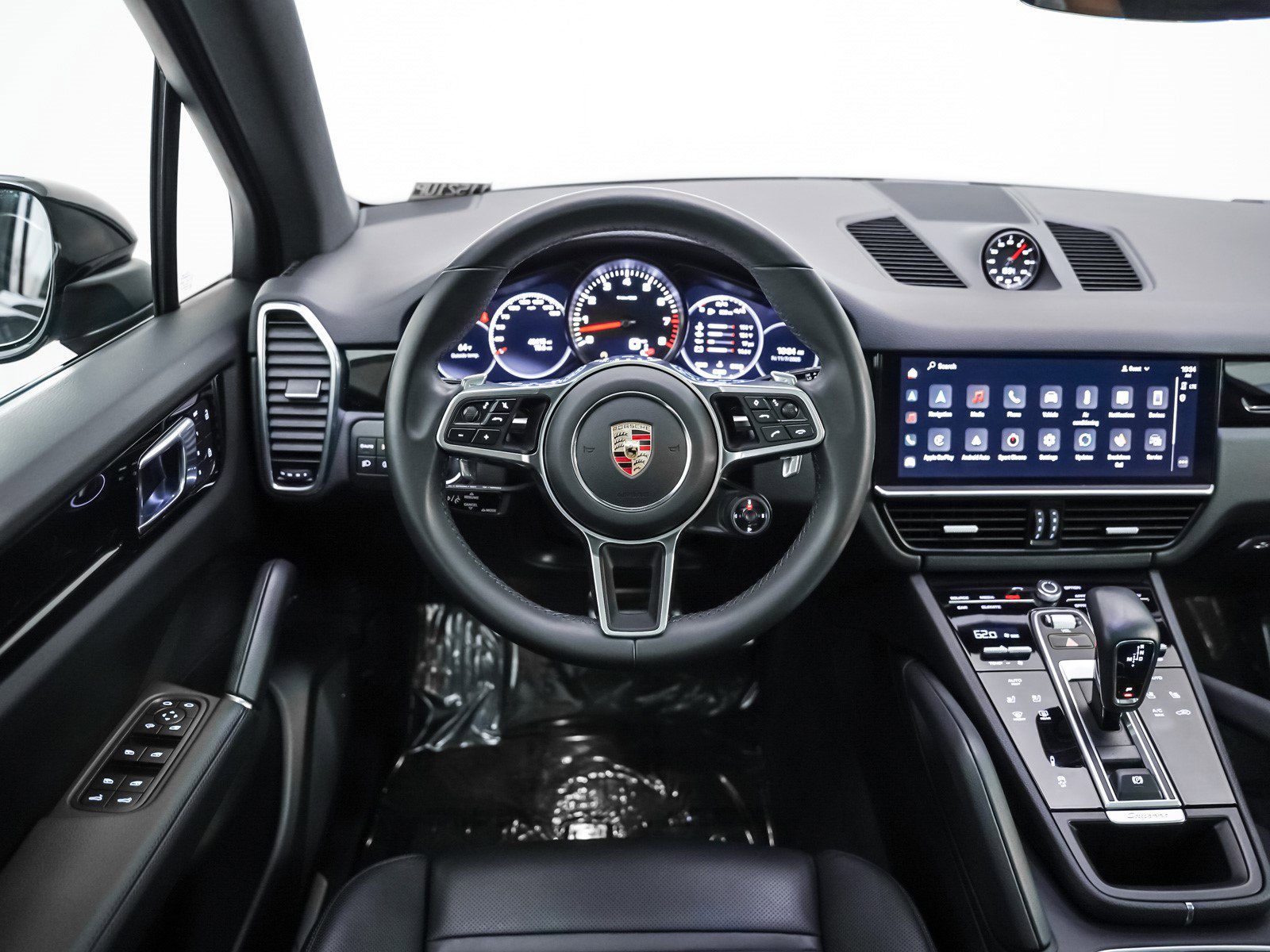 Used 2023 Porsche Cayenne image 16