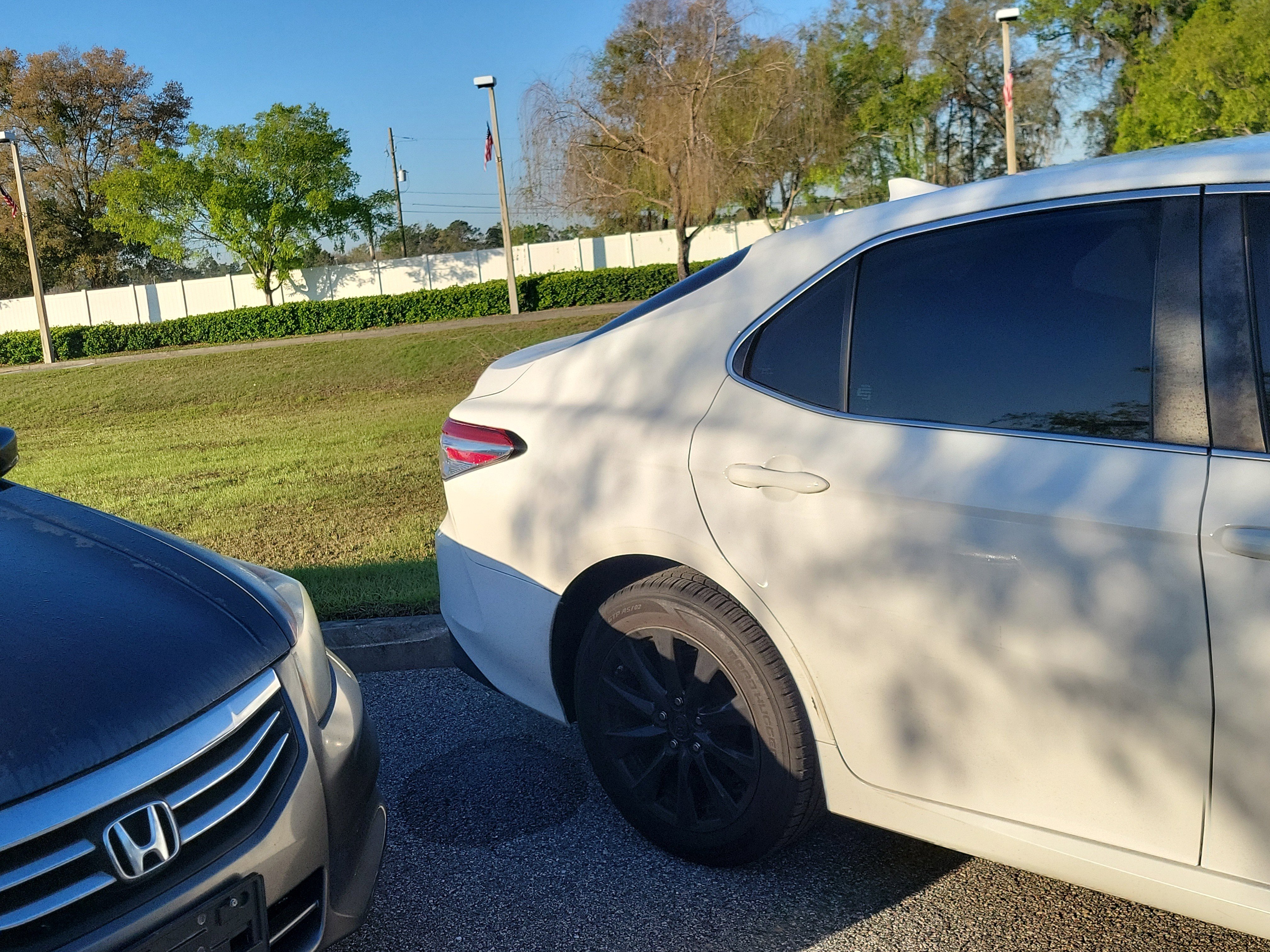 Used 2019 Toyota Camry LE image 9