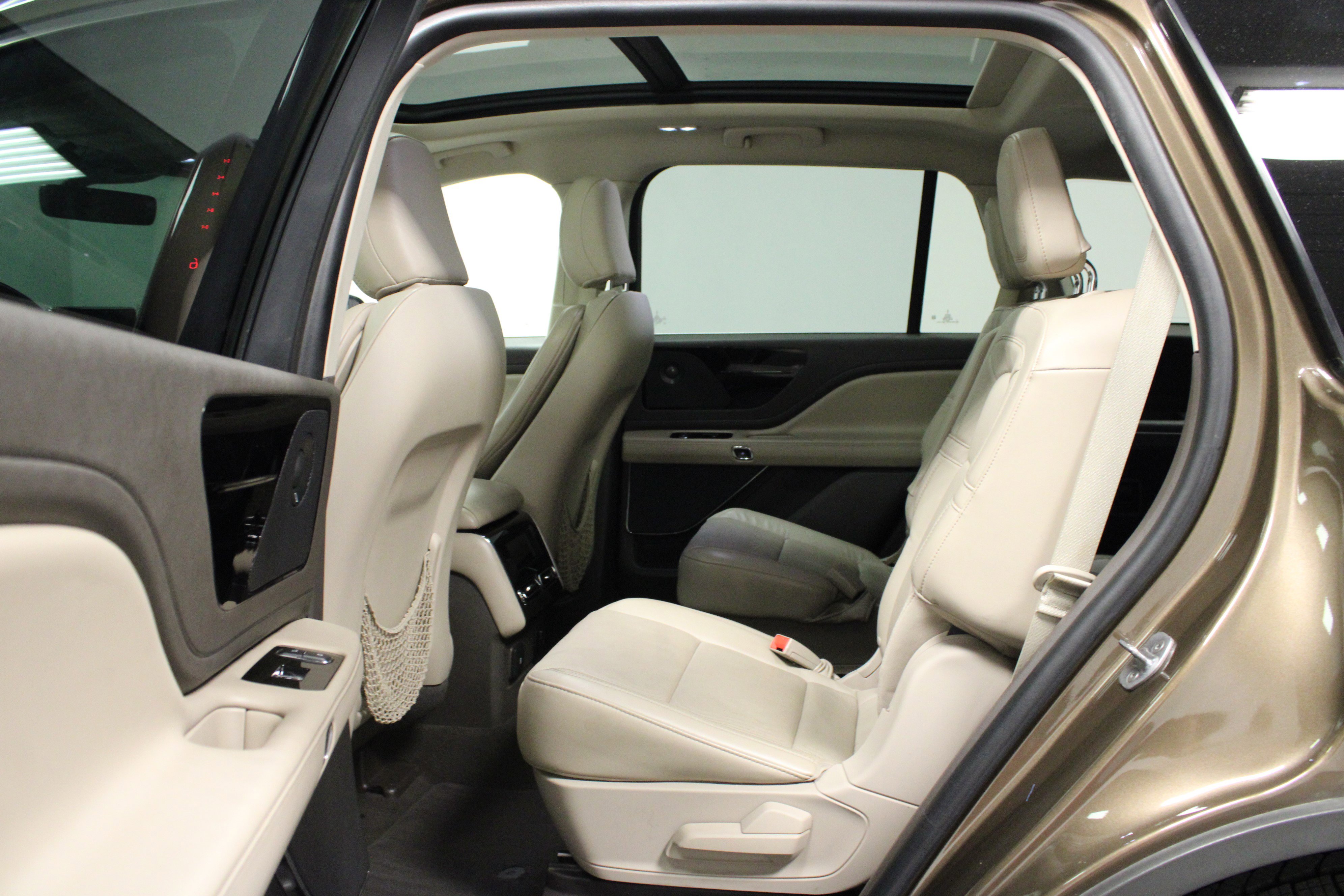 Used 2022 Lincoln Aviator Reserve w/ Elements Package Plus image 13