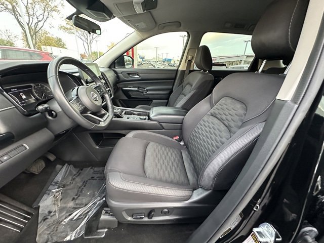 Used 2022 Nissan Pathfinder SV image 22