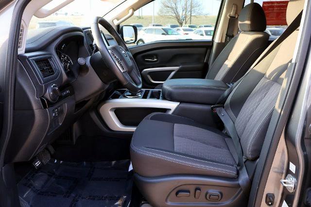 Certified 2024 Nissan Titan SV w/ SV Convenience Package image 18