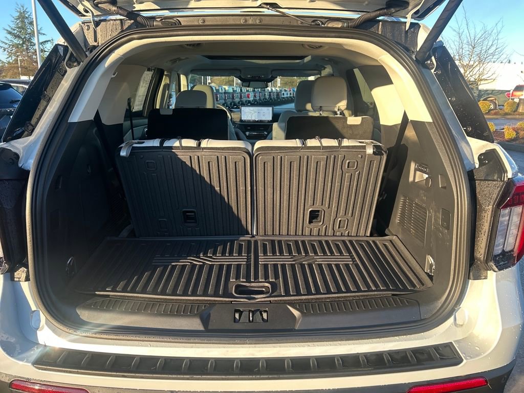Certified 2025 Ford Explorer Platinum w/ Ultimate Package image 35