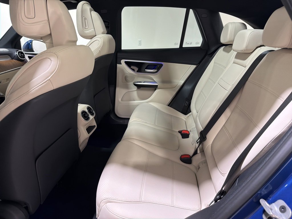Used 2024 Mercedes-Benz GLC 300 4MATIC image 22
