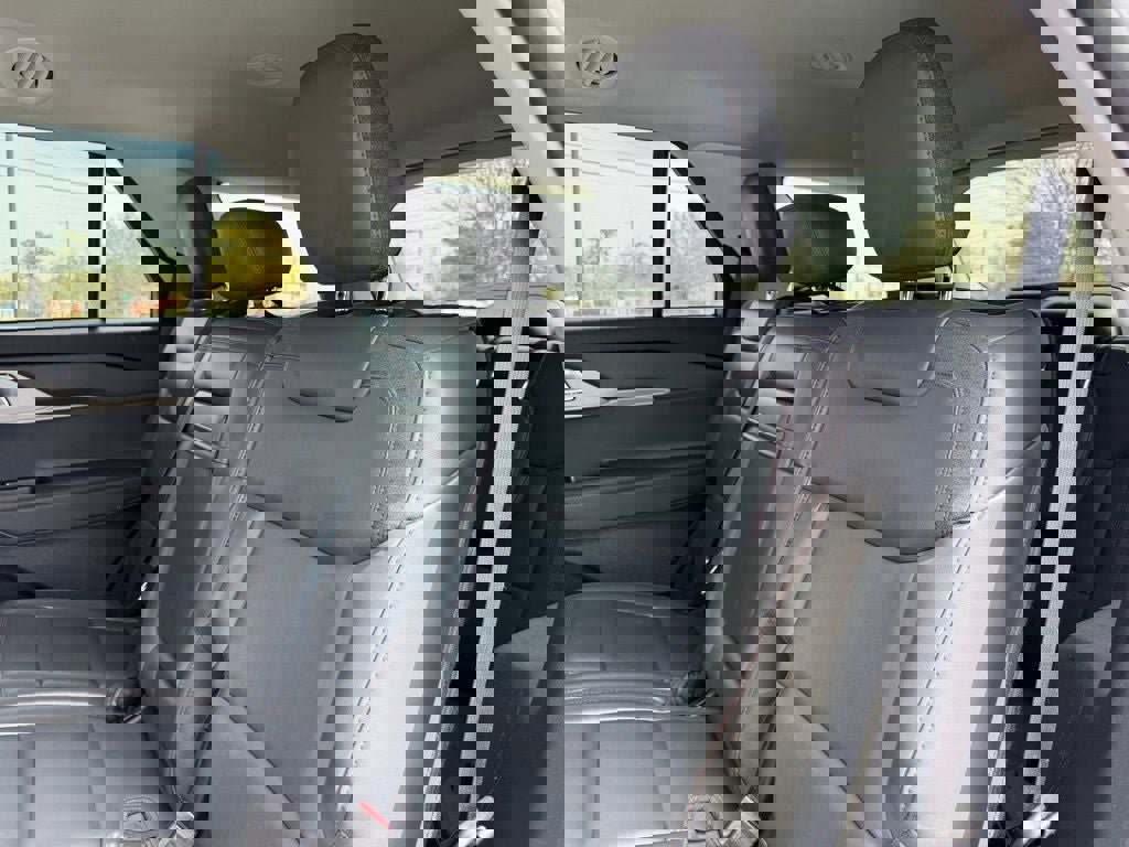 Certified 2025 Ford Explorer Active w/ Active Comfort Package image 32