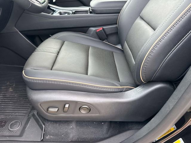 New 2026 Chevrolet Traverse High Country w/ LPO, Floor Liner Package FWD image 20