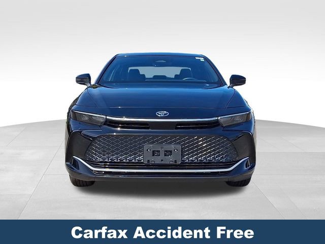 Used 2023 Toyota Crown XLE image 3