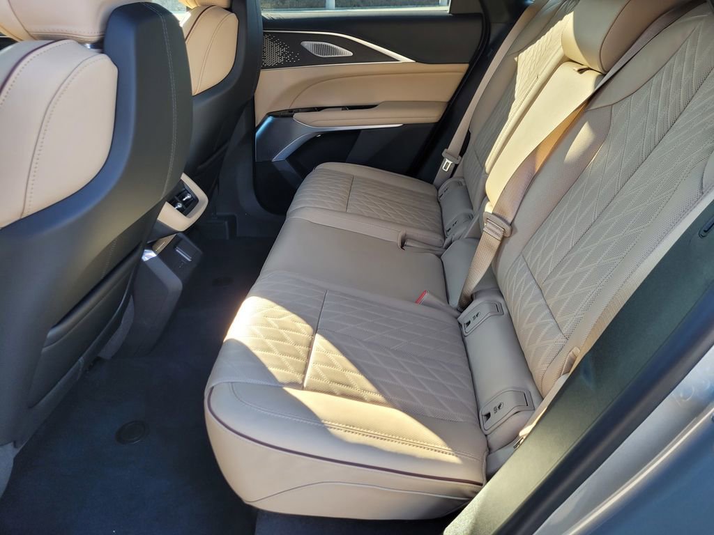 New 2026 Cadillac Lyriq Signature Luxury image 8