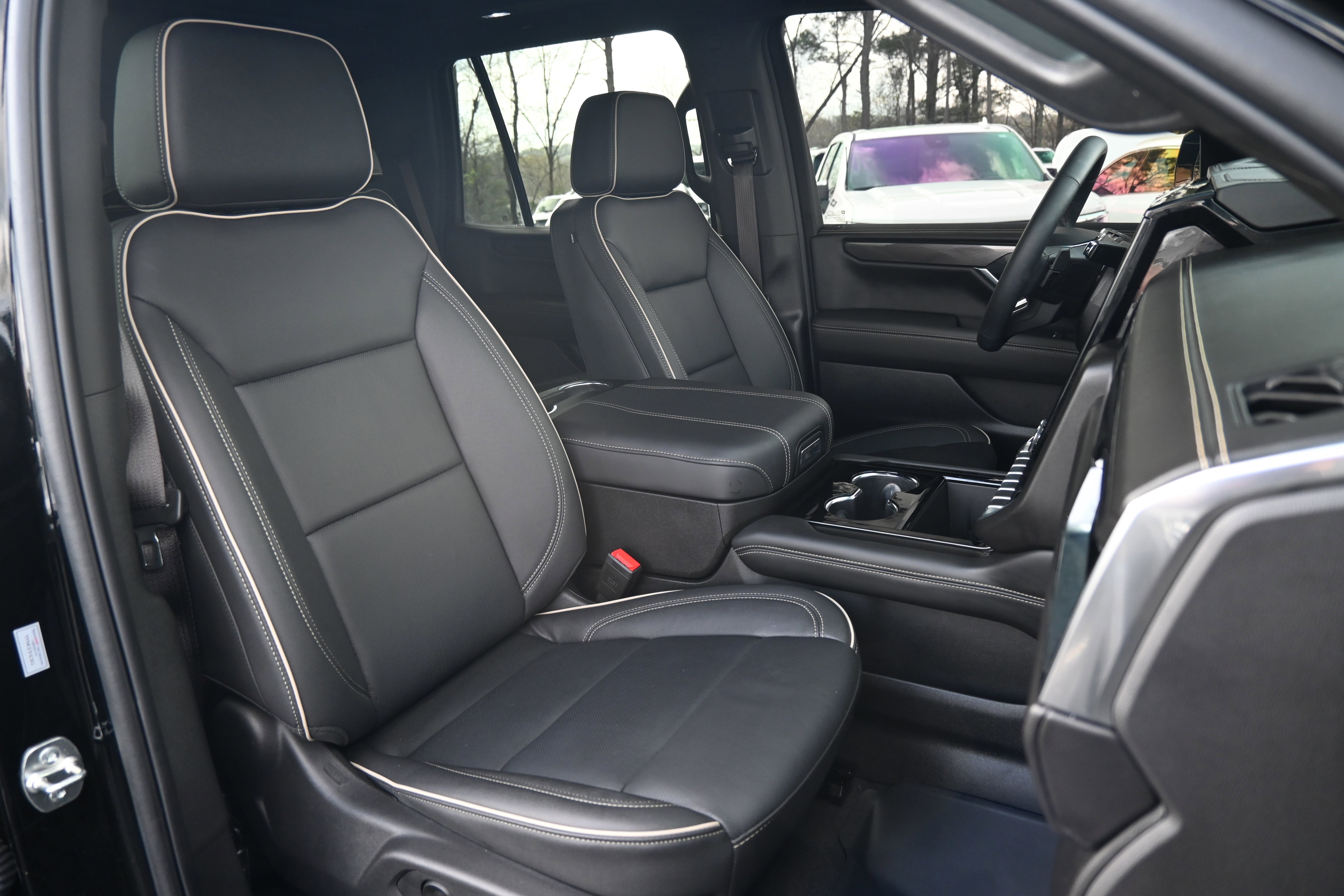 Used 2025 GMC Yukon Elevation w/ LPO, Floor Liner Package image 19