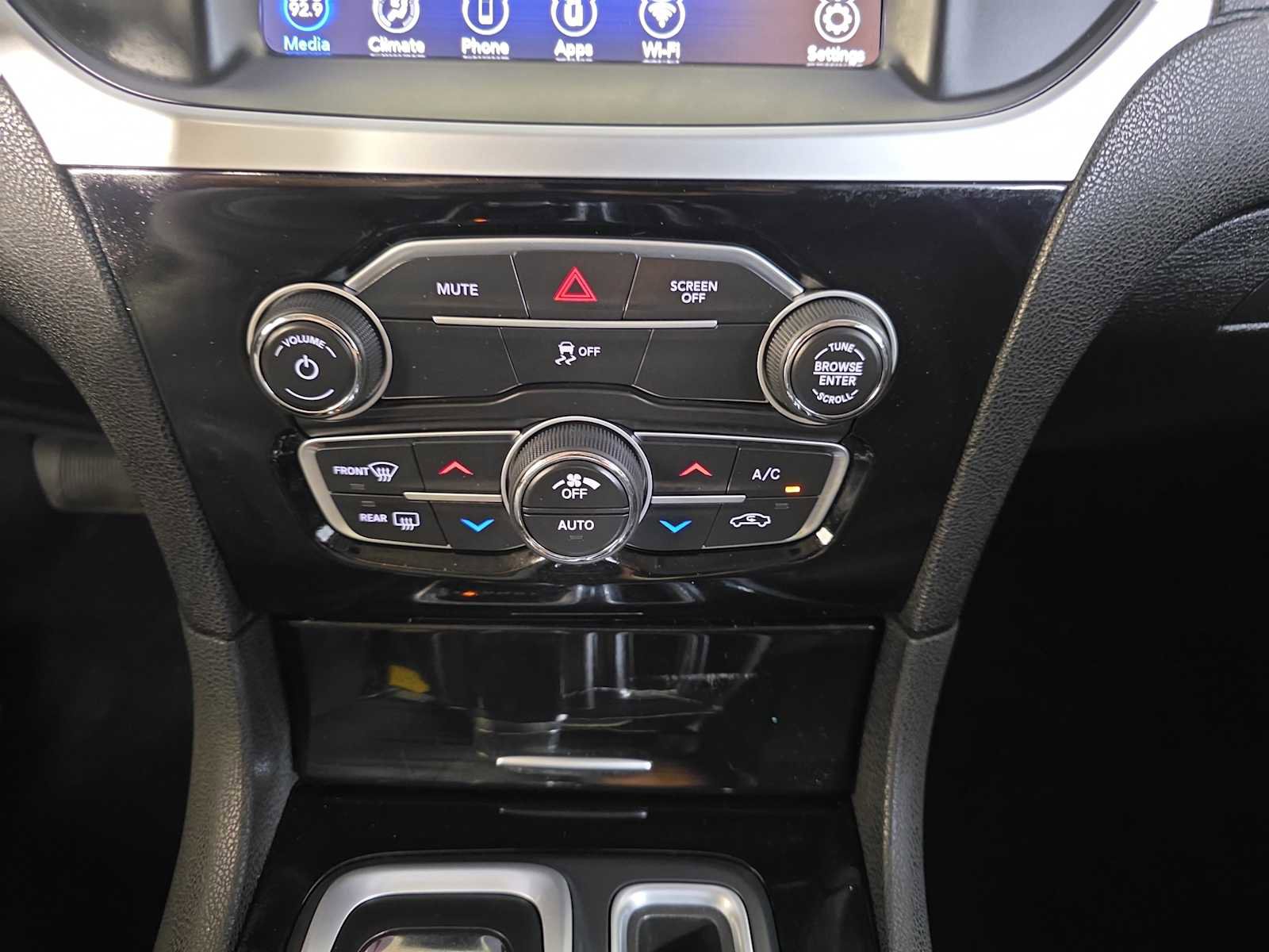 Used 2023 Chrysler 300 Touring image 15