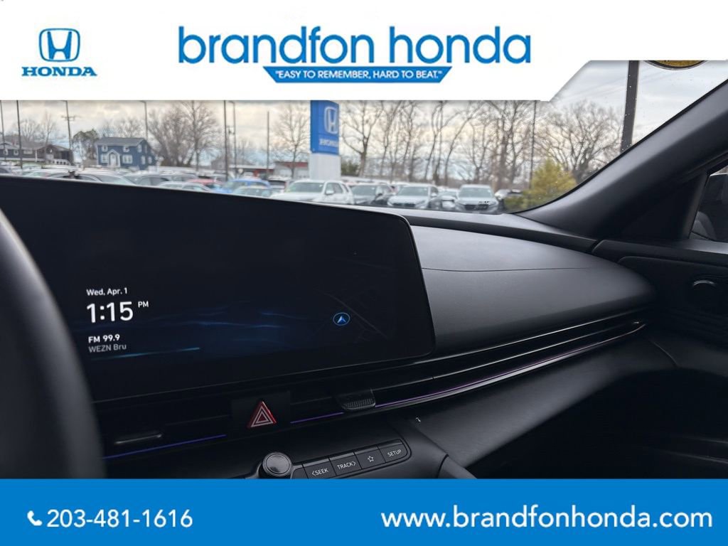 Used 2025 Hyundai Elantra SEL image 18