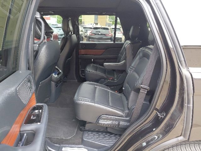 Used 2024 Lincoln Navigator Premiere AWD/4WD image 29