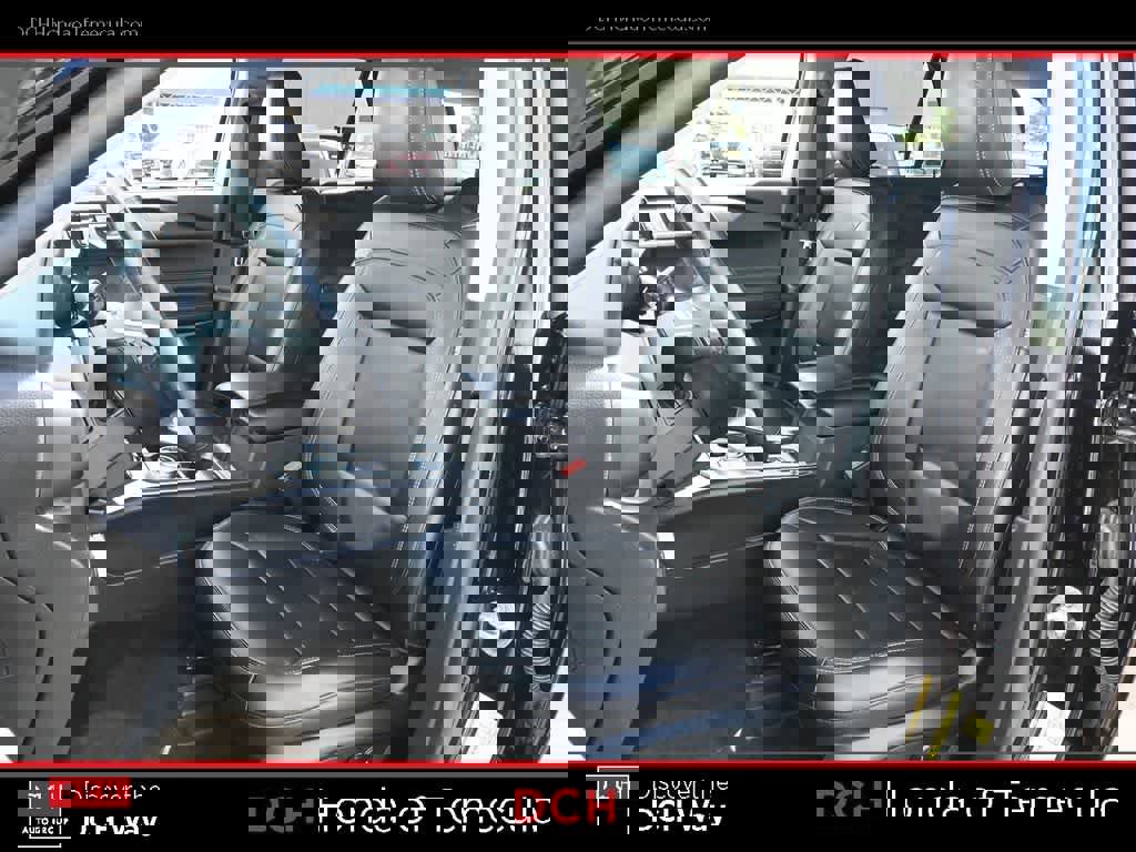 Used 2022 Ford Explorer XLT w/ Equipment Group 202A image 18