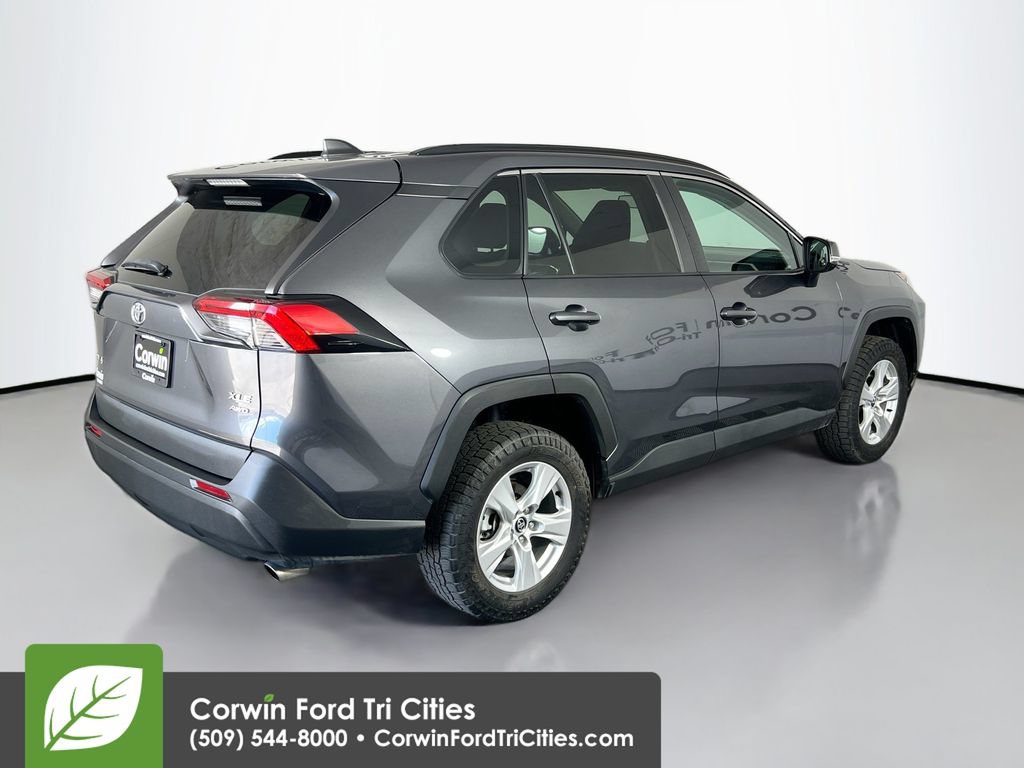 Used 2020 Toyota RAV4 XLE w/ XLE Grade Weather Package AWD/4WD image 15