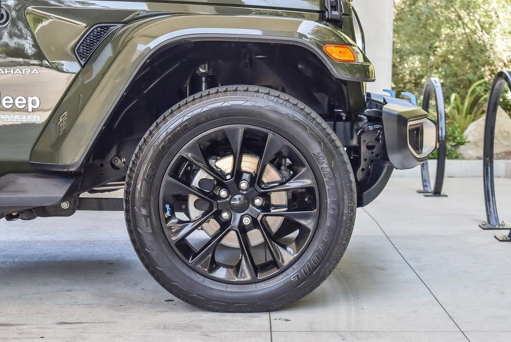 Used 2022 Jeep Wrangler Unlimited Sahara 4xe image 9