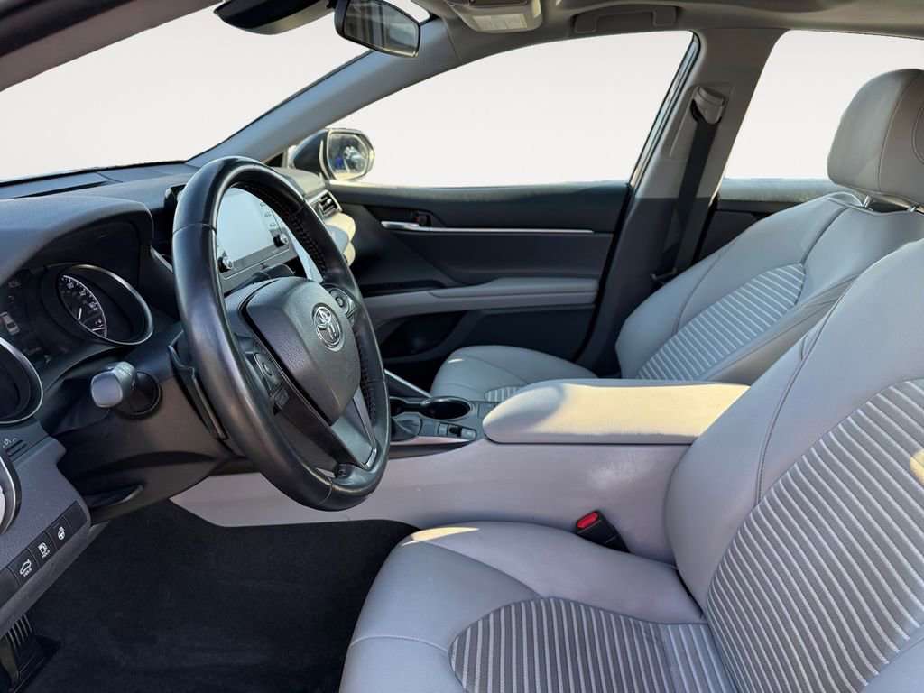 Used 2021 Toyota Camry SE w/ Cold Weather Package image 9