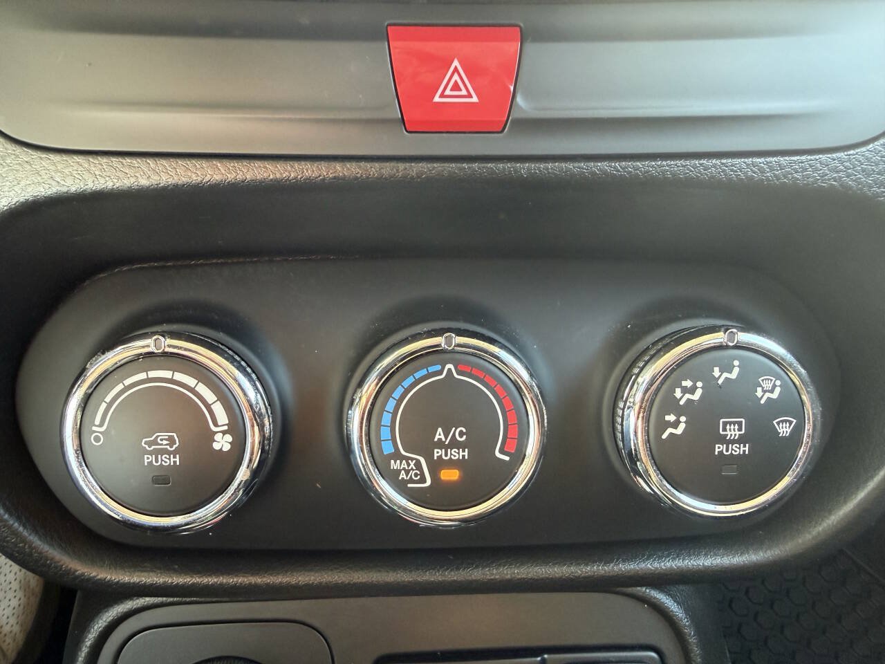 Used 2017 Jeep Renegade Sport w/ Power & Air Group AWD/4WD image 18