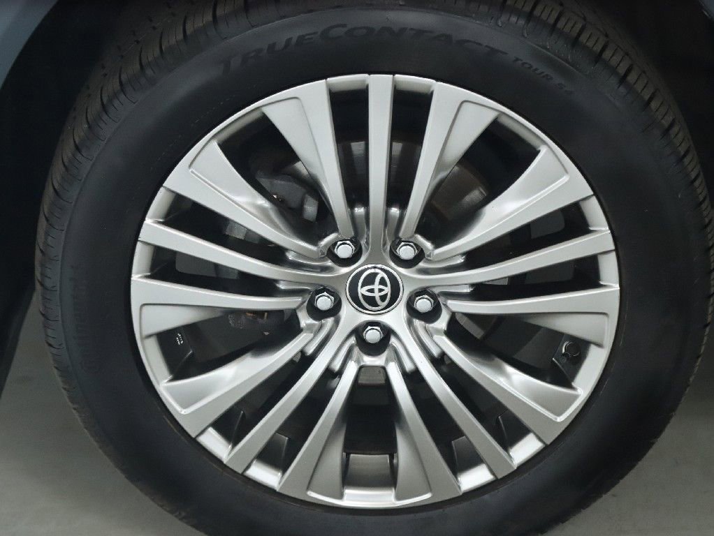 Used 2022 Toyota Venza XLE AWD/4WD image 38