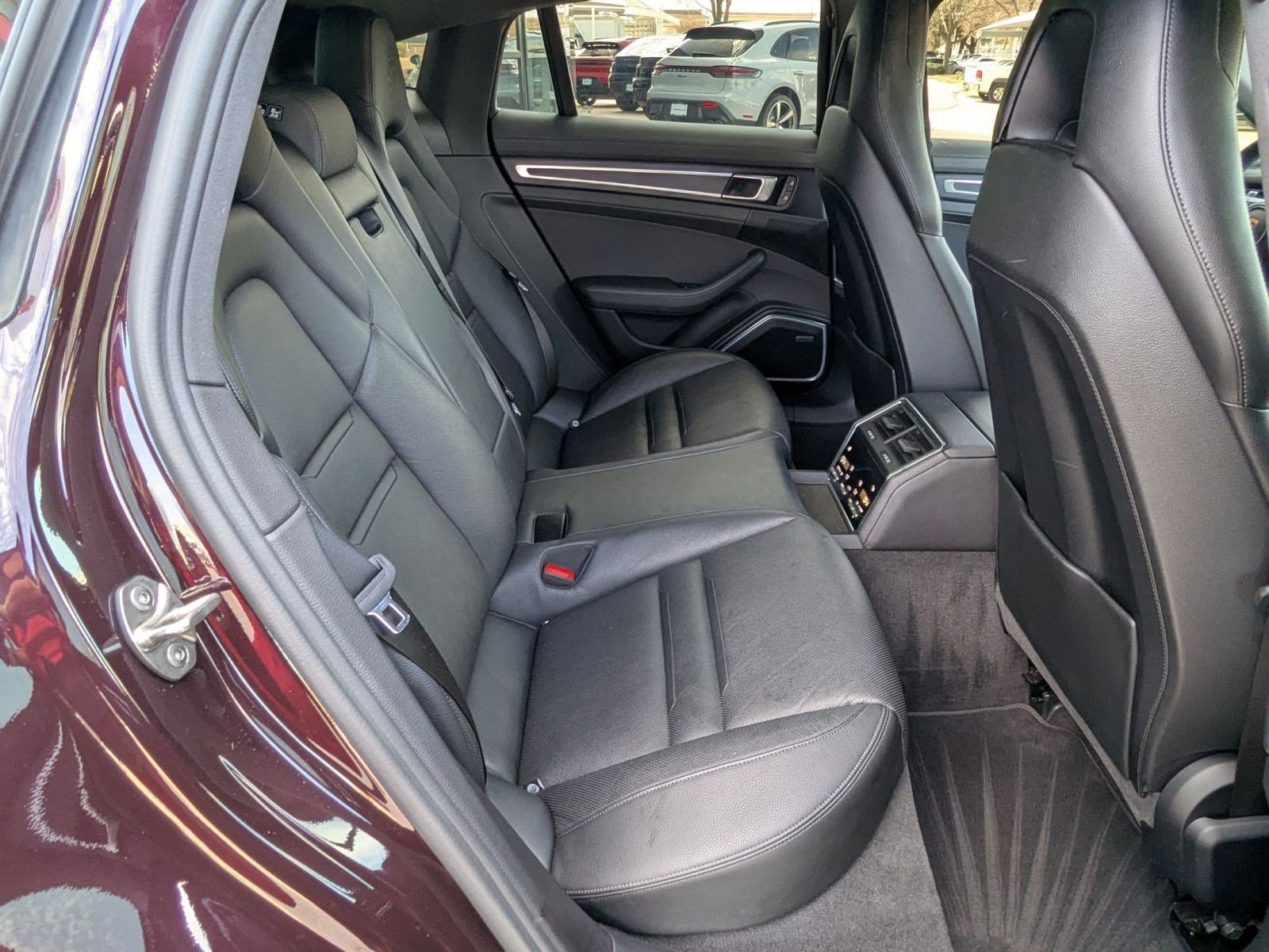 Certified 2022 Porsche Panamera Platinum Edition image 24