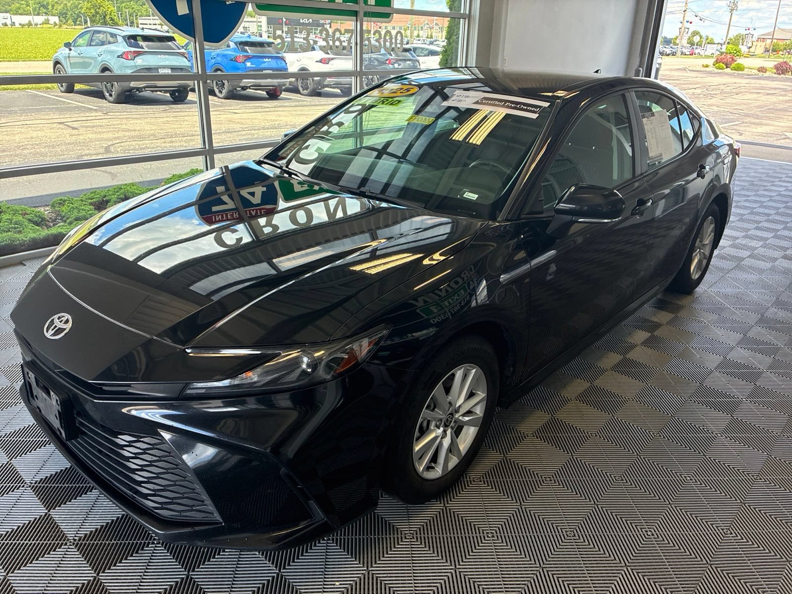 Used 2025 Toyota Camry LE FWD image 3