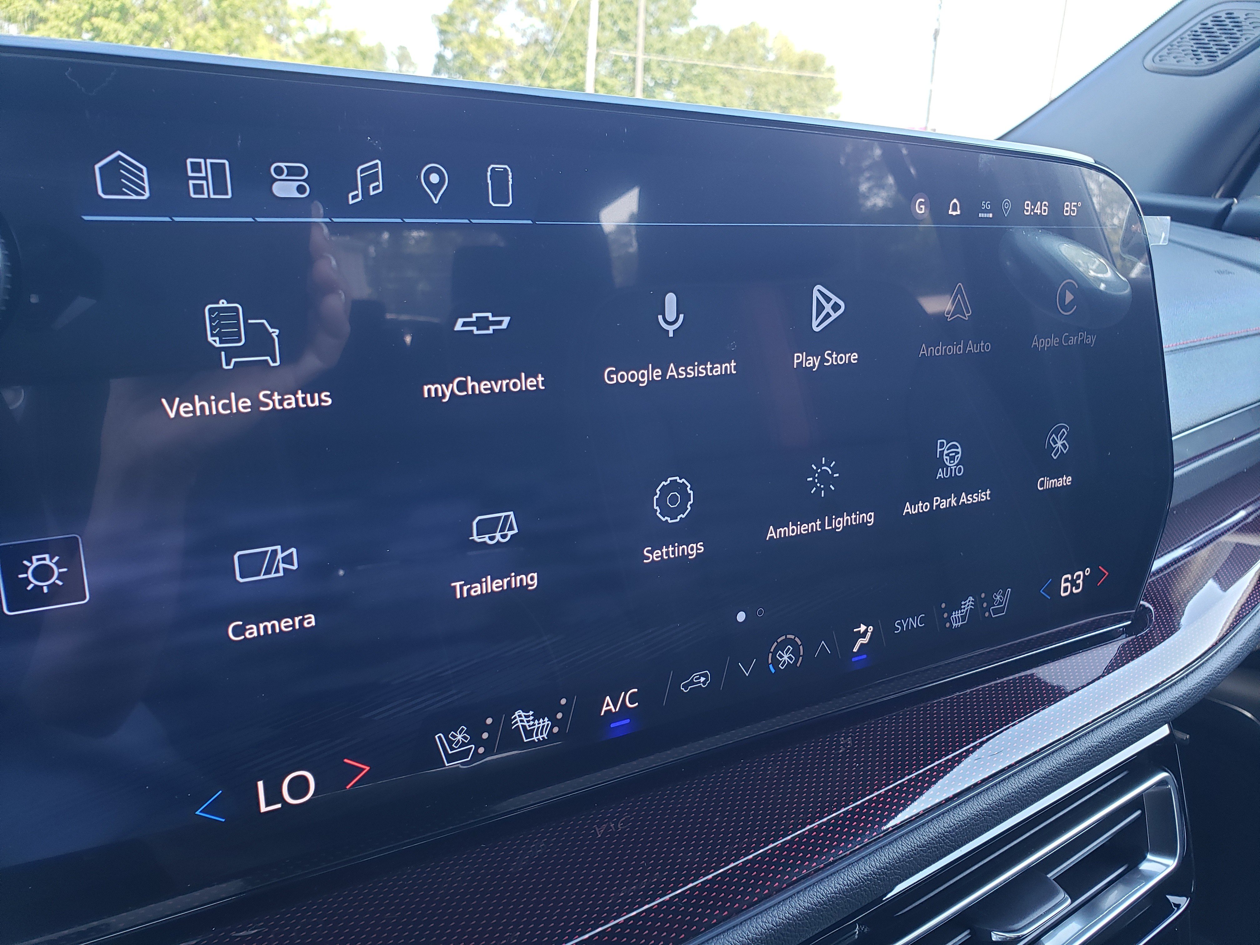 New 2027 Chevrolet Traverse RS w/ LPO, Floor Liner Package FWD image 24