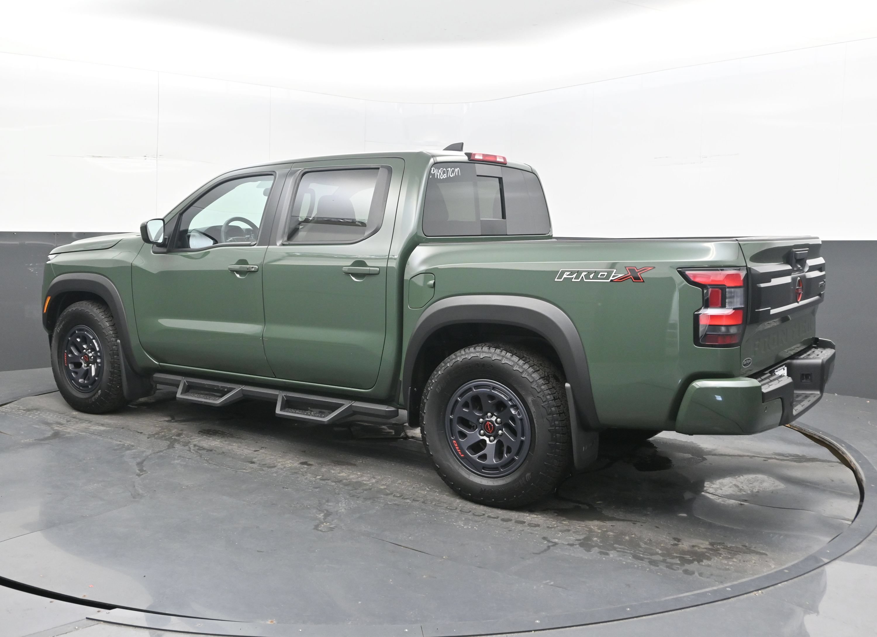 Used 2025 Nissan Frontier Pro-X RWD image 8